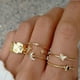 thumbnail image 1 of Anillos para mujer, regalos para mujer, anillo de moda europeo con baño de oro geométrico de viento frío y conjunto., 1 of 4