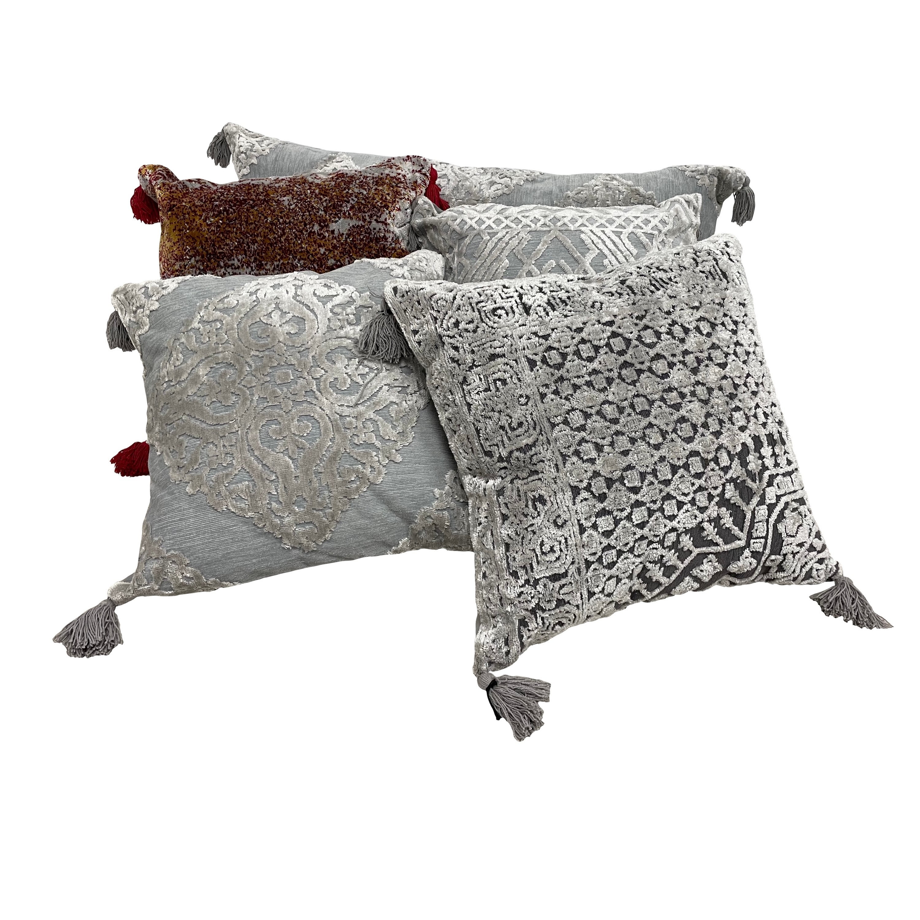 Ox Bay Indoor Traditional Textured Medallion Throw Pillow, Silver Gray, 20" x 20"