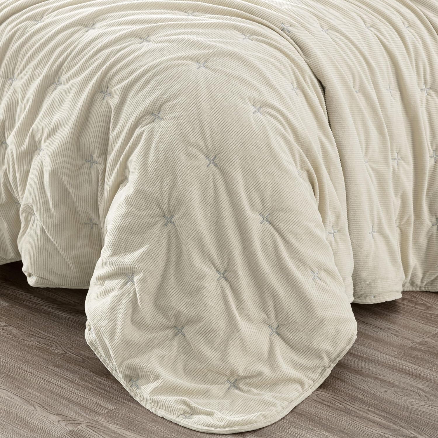 Chezmoi Collection Corduroy Queen Quilt Set Beige, 3-Piece Luxury Soft Cross Stitch Polyester Corduory Lightweight Bedspread, 1 Quilt 90 in x 94 in and 2 Pillow Shams 20 in x 26 in