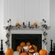 thumbnail image 4 of Enredaderas Artificiales de Calabaza y Hojas de Arce Negras de 175 Cm para Decoración de Halloween (Para El Hogar o Exteriores). Material Plástico. 1 Unidad. Color Negro. 175 Cm. Ideal para Halloween, 4 of 7
