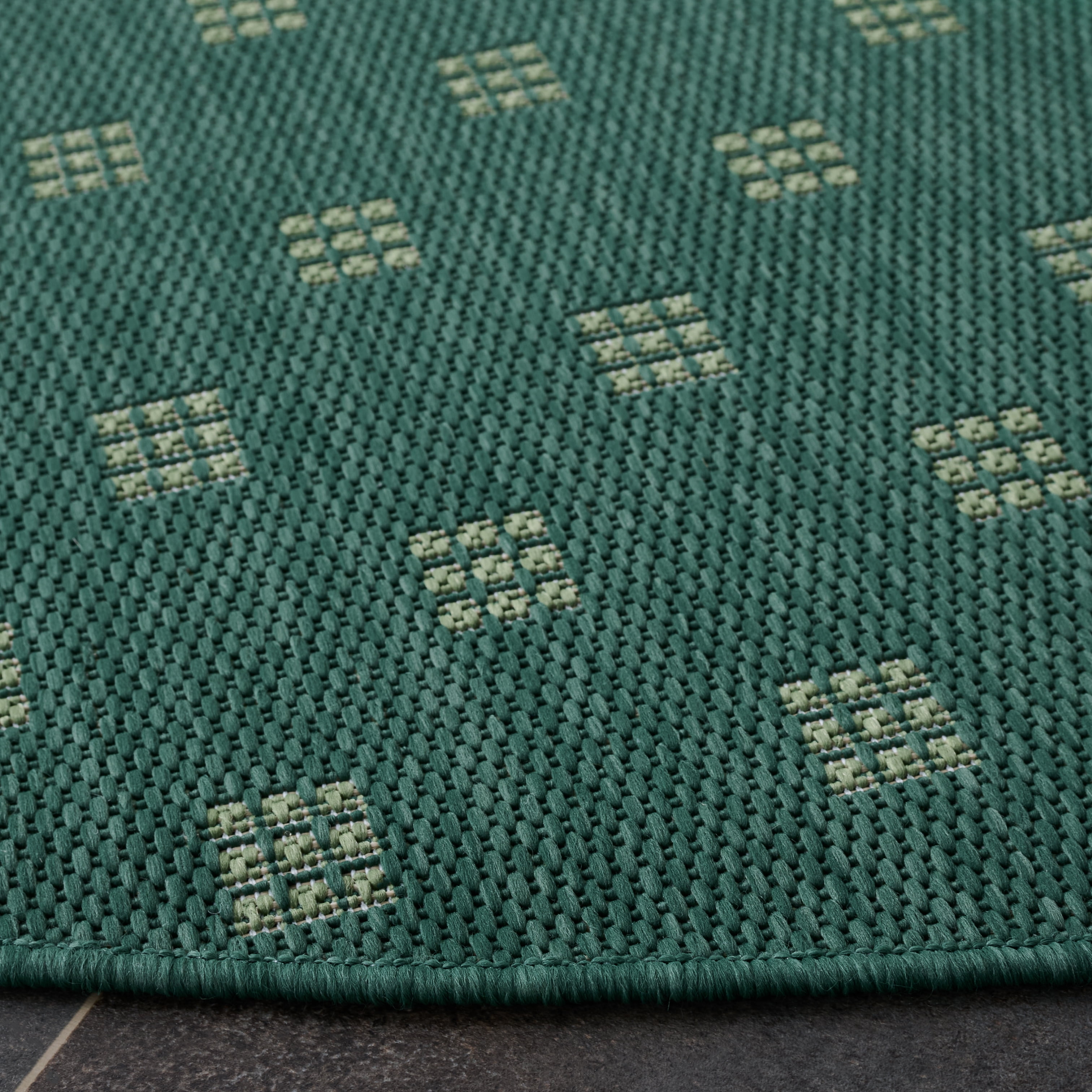 Safavieh Terrace Kelleh Geometric Indoor/Outdoor Area Rug, Dark Green/Light Green, 6'7" x 6'7" Round