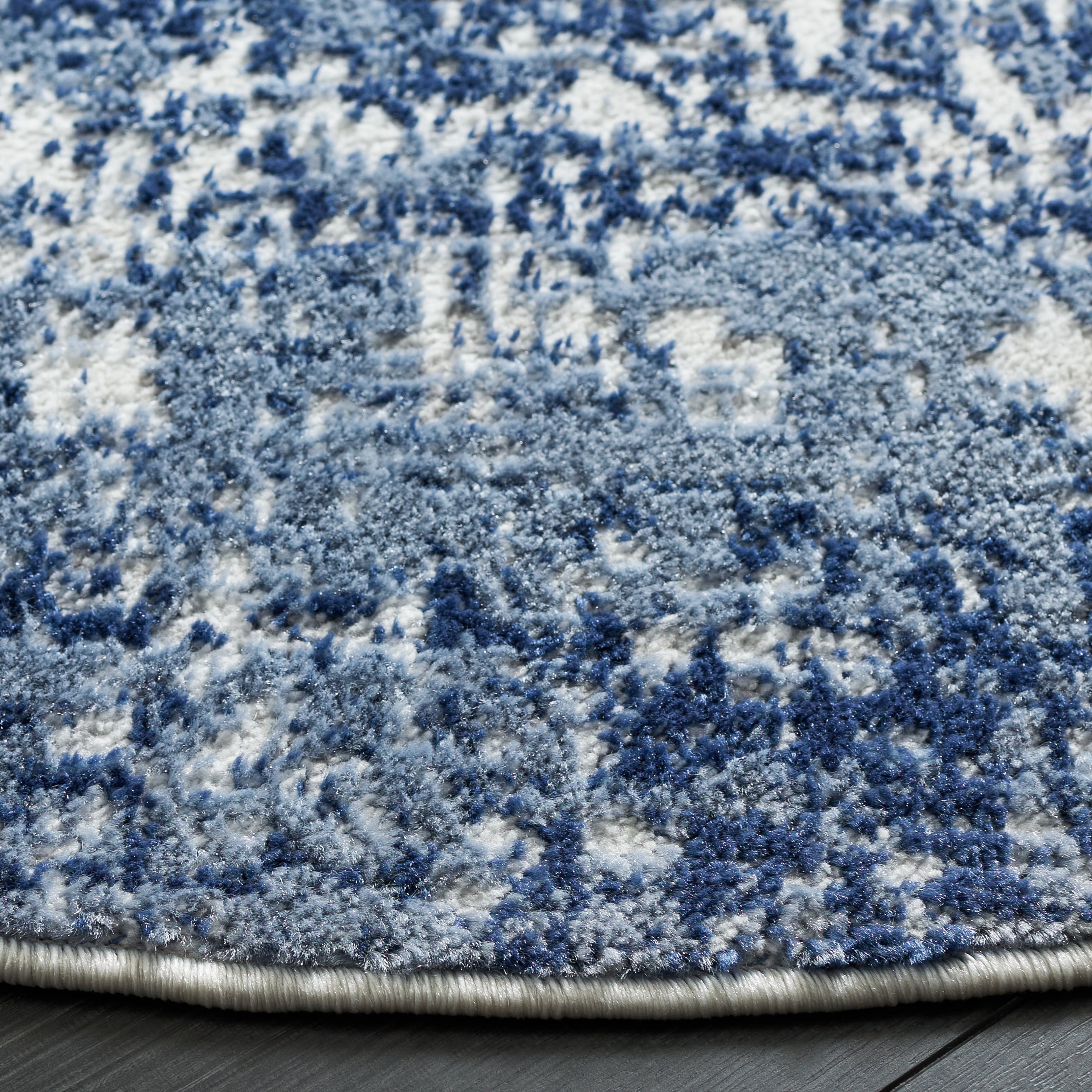 Safavieh Amelia Ian Abstract Area Rug, Ivory/Dark Blue, 8' x 8' Round