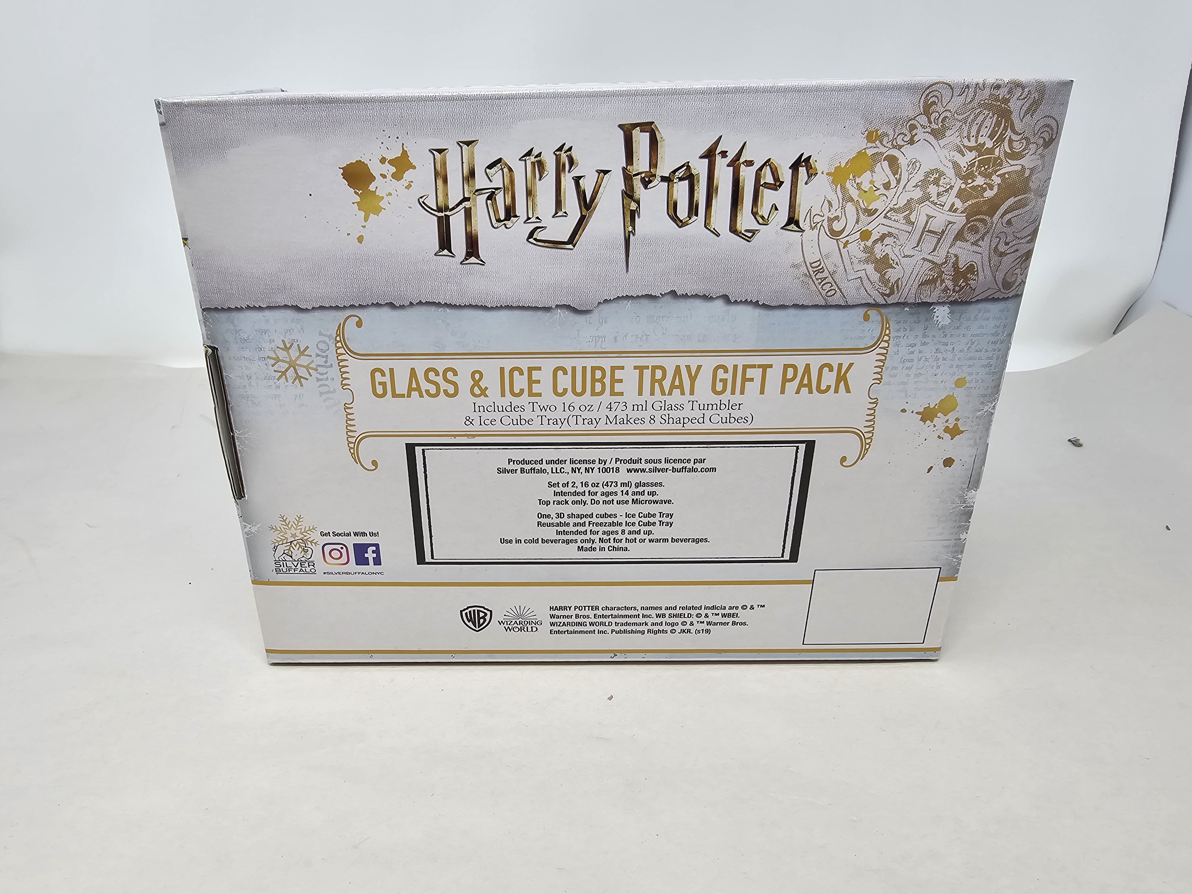 Harry Potter Slytherin & Gryffindor 16oz Glass & Ice Cube Tray Gift Pack