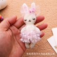 thumbnail image 3 of 10-15cm Juguetes de peluche suaves Lindo llavero de peluche de animal Colgante Vestido Conejo Bolso Adornos de coche Regalos de cumpleaños y Navidad, 3 of 5