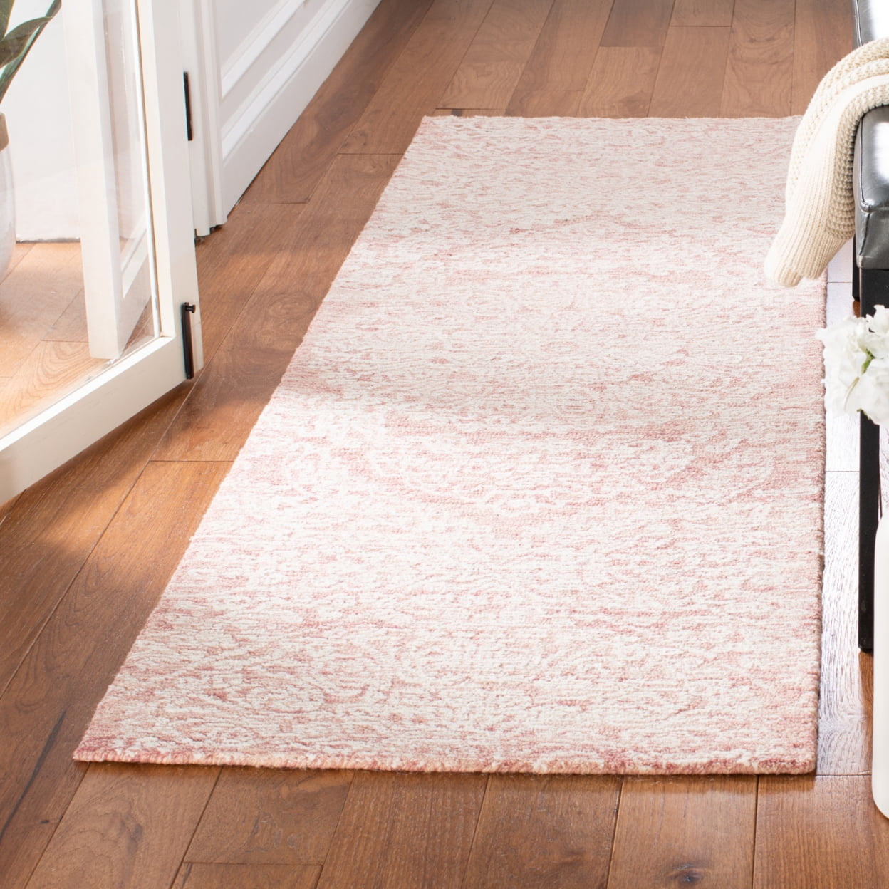 SAFAVIEH Metro Alaois Medallion Area Rug, Pink/Ivory, 6' x 9'