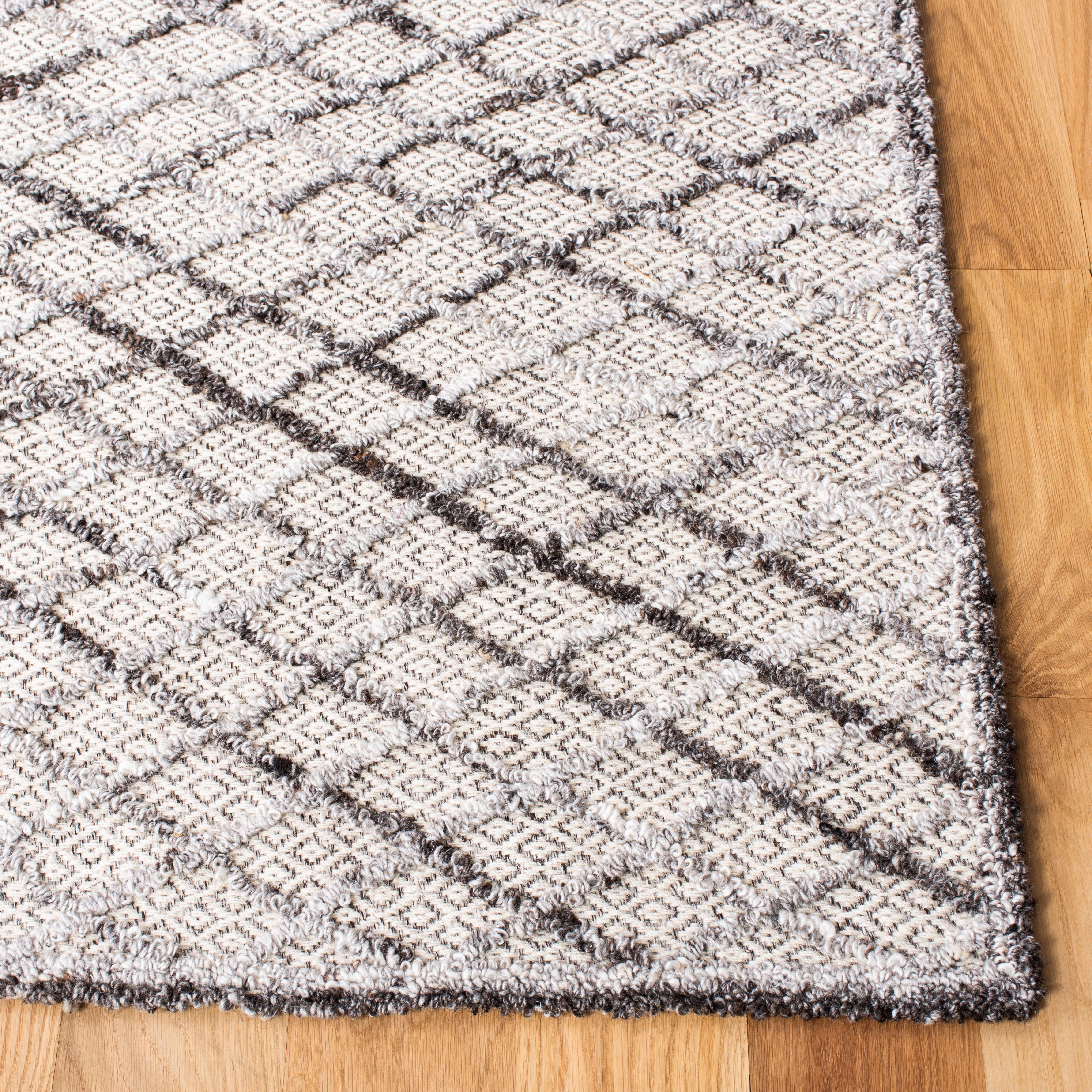 SAFAVIEH Trace Ilarion Geometric Runner Rug, Grey/Ivory, 2'3" x 8'