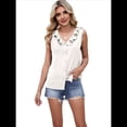 thumbnail image 1 of Blusas Casuales para Mujer, Sin Mangas, con Botones, Cuello en V y Volantes, Camisetas de Negocios de Moda para el Verano 2025. Caqui Superficial XXL, 1 of 7