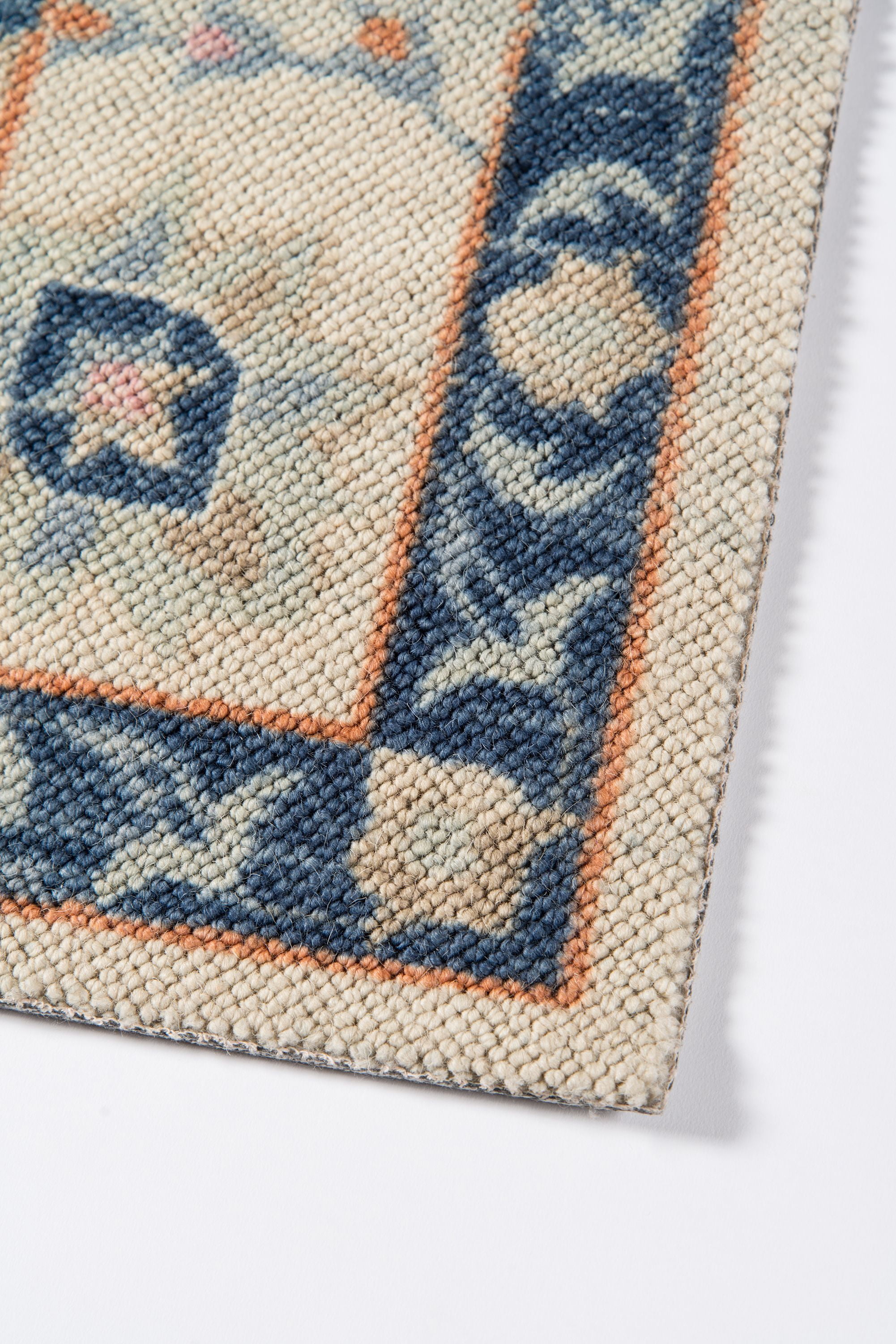 Momeni Anatolia Machine Made Wool and NylonNavy Area Rug 5'3" X 7'6"