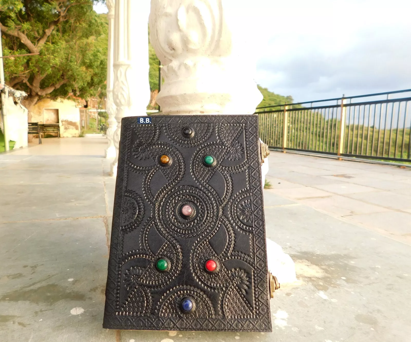 Handcrafted Embossed Design Vintage Leather Bound Journal Diary Yingyang Grimoire Style Seven Stone Notebook For Men & Women