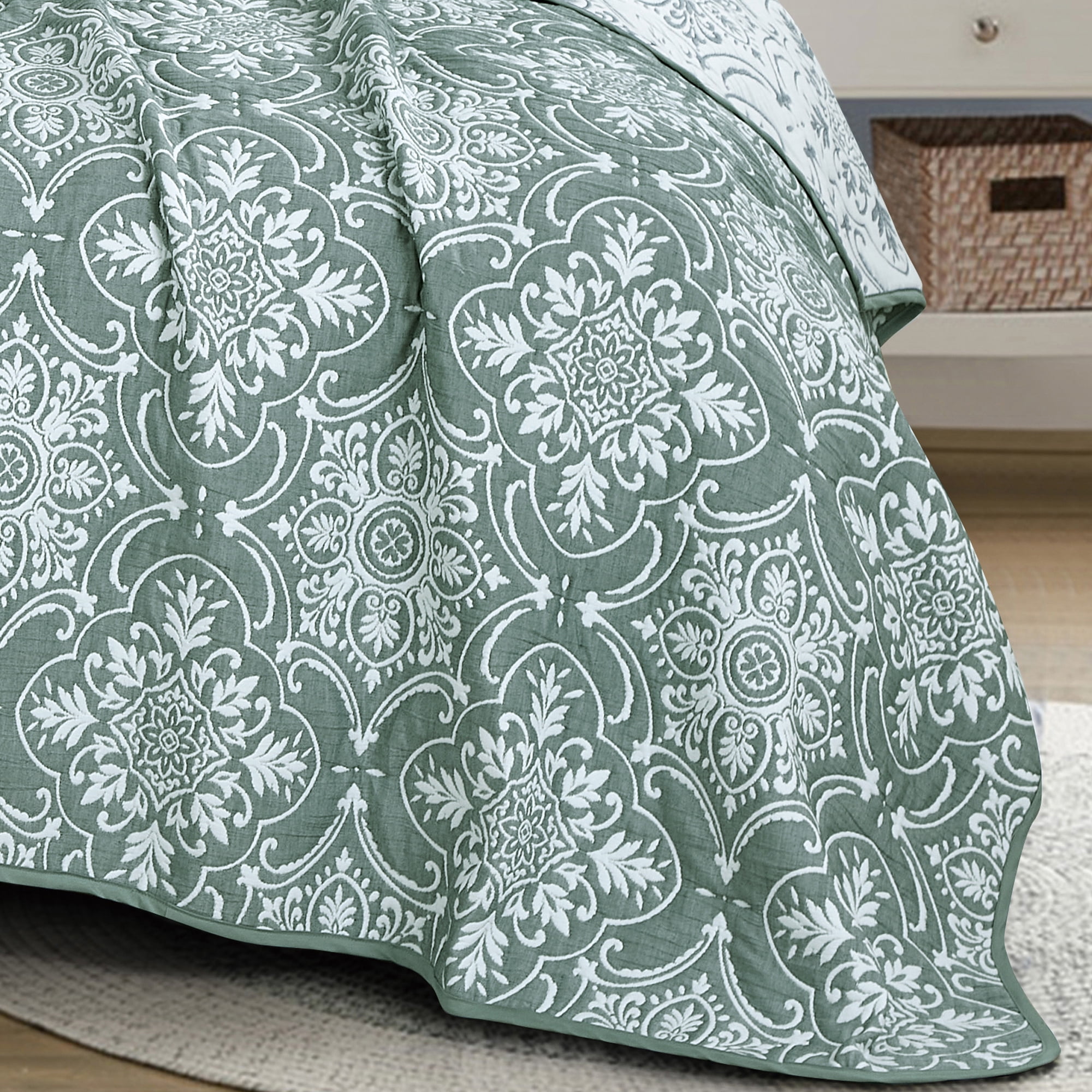 Teal & White Medallion Pattern 3-Piece Reversible Cotton Matelasse Bedspread Set，Queen