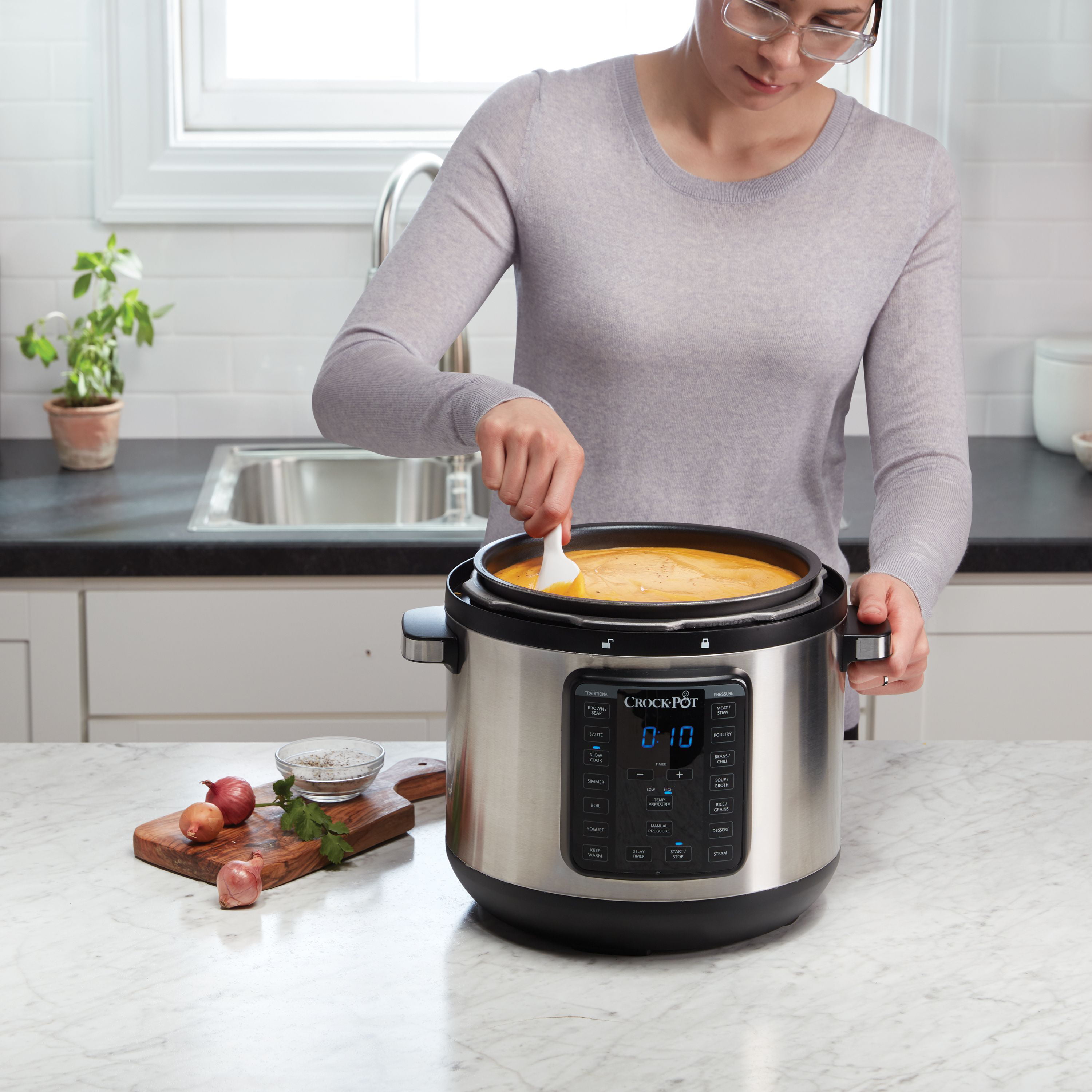 Crock-Pot 8 Quart Programmable Slow Cooker for Sale in Los