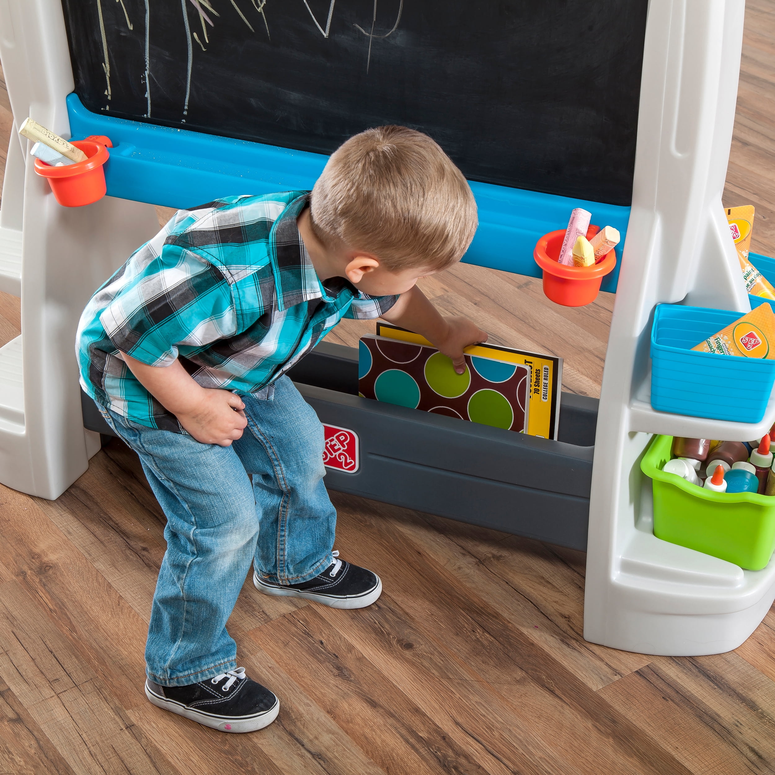Step2 Jumbo Art Easel Double-Sided Plastic Toddler Chalkboard and Whiteboard