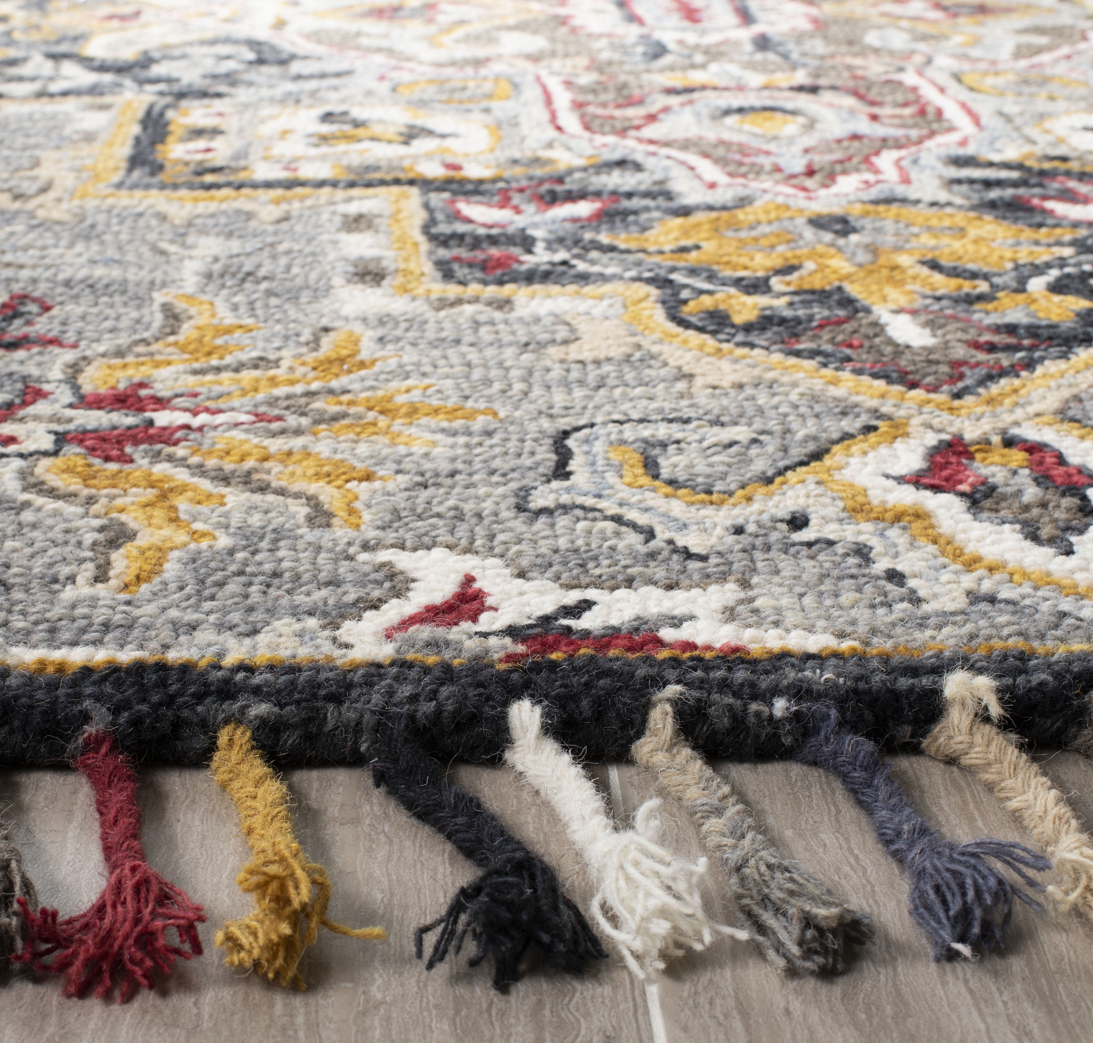 SAFAVIEH Aspen Eilish Oriental Wool Area Rug, Grey/Charcoal, 5' x 5' Square