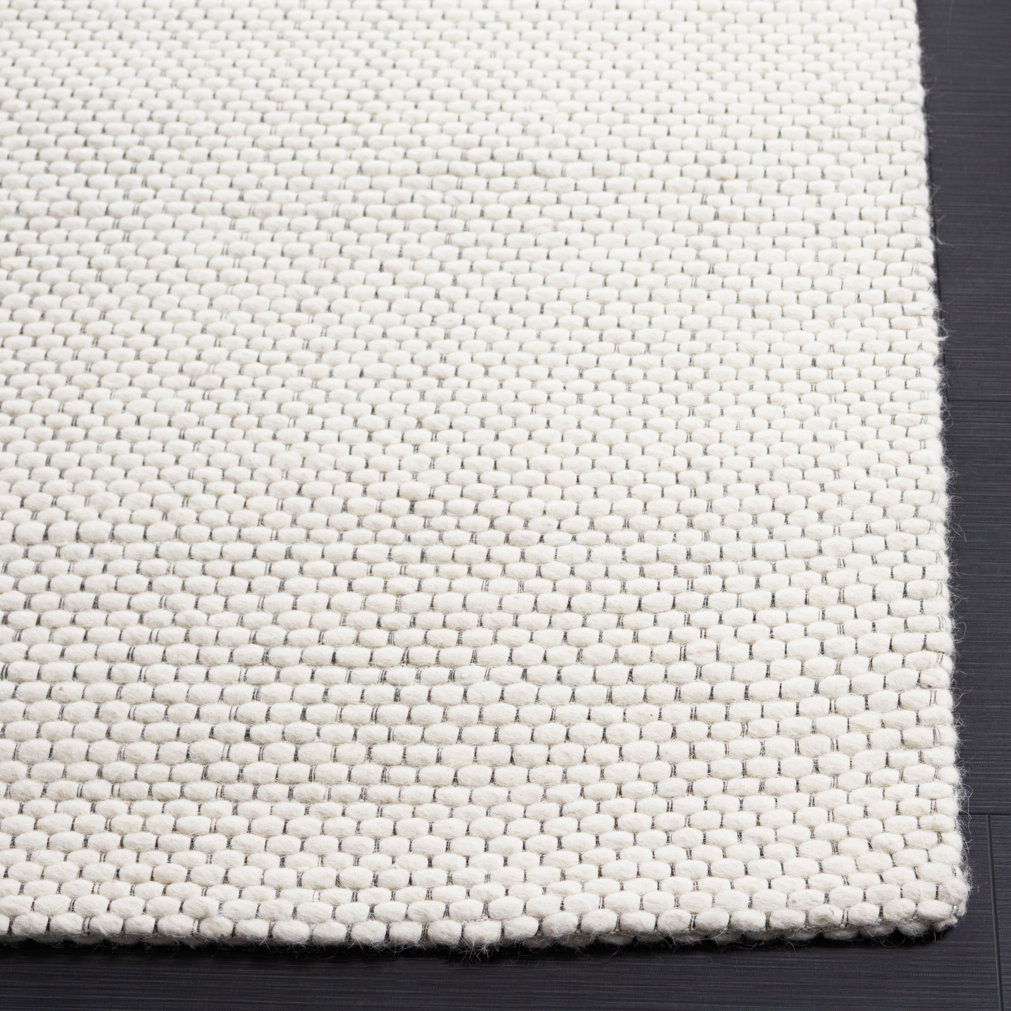 SAFAVIEH Natura Corine Geometric Runner Rug, Ivory, 2'3" x 6'
