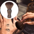 thumbnail image 3 of Cepillo plumero para el cuello de barbero con cerdas suaves y mango ergonómico de madera para la limpieza después del corte de pelo., 3 of 5