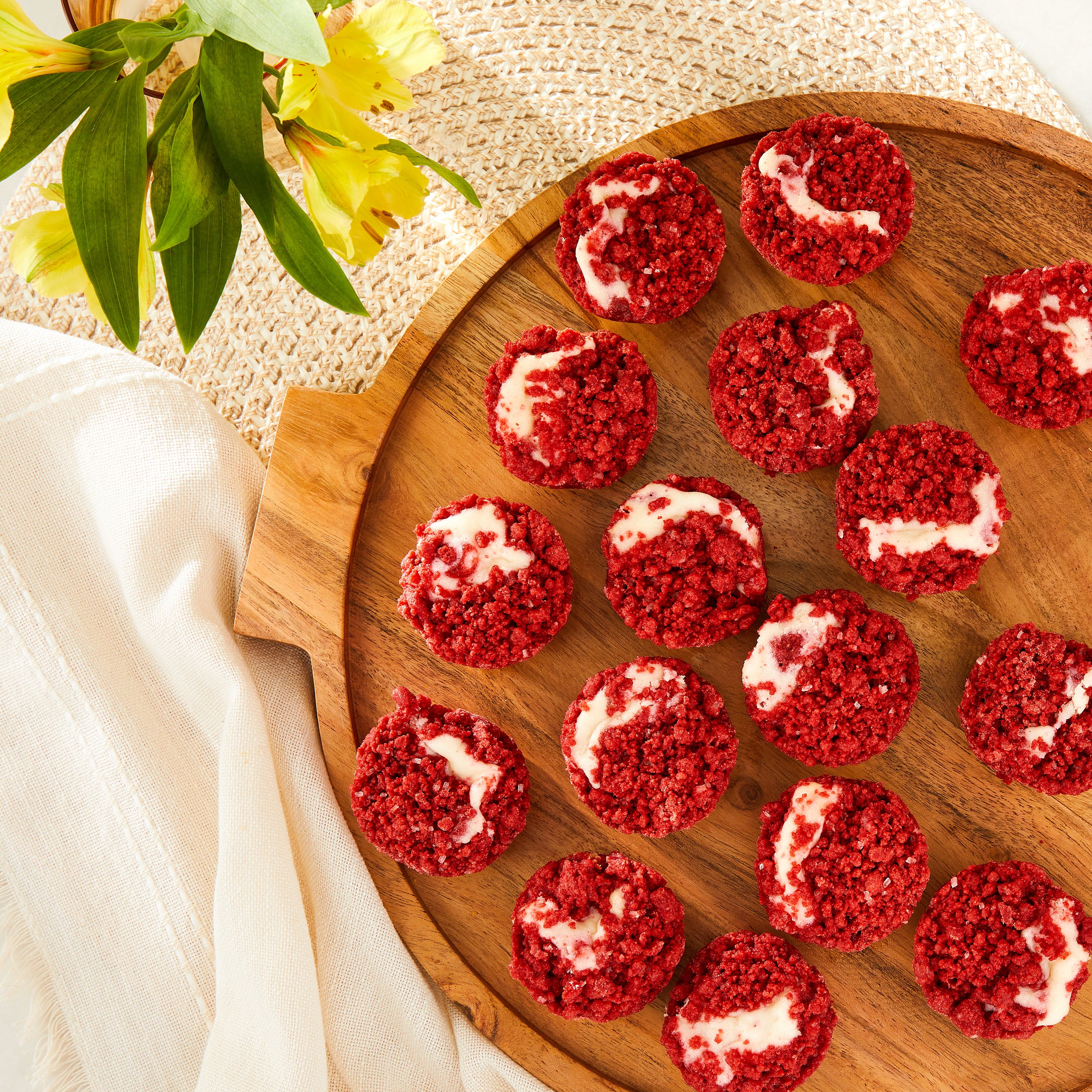 Freshness Guaranteed Red Velvet Mini Cake Bites, 15.8 oz, 16 Count (Clamshell)