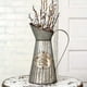 Colonial Tin Works Pichet Haut Décoratif avec Poignée pour Fleurs Séchées Artificielles Ou Ustensiles de Cuisine Décoration de la Maison, 13" x 8,5 x 6,25, Gris – image 1 sur 1