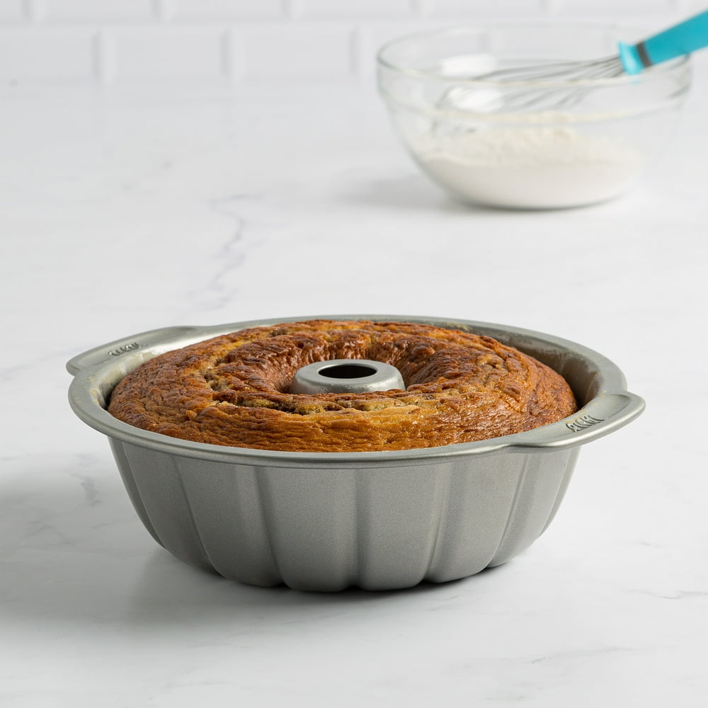 Tasty Carbon Steel NonStick Fluted Cake Pan/Mold with Guidelines for