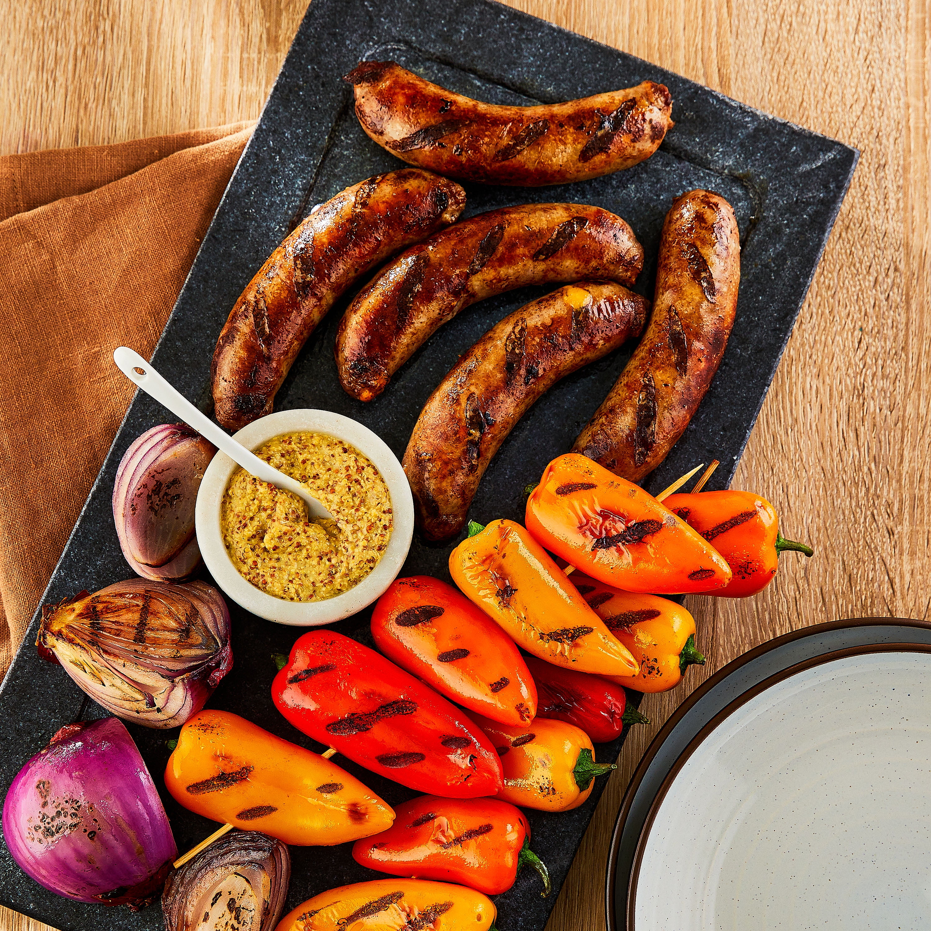 Marketside Cheddar Bratwurst, 5 Links, 1 lb 3 oz (Fresh)