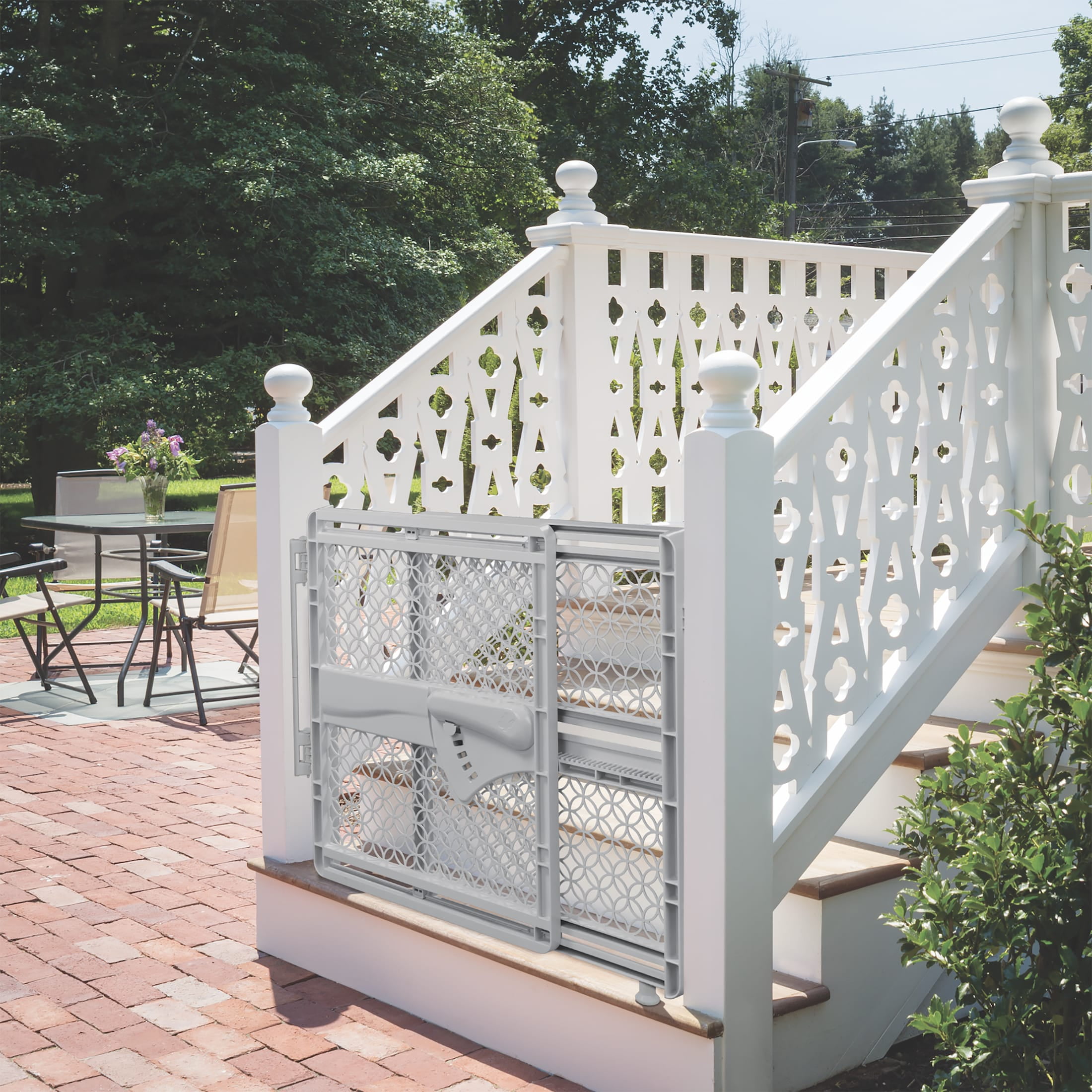 Summer by Ingenuity Indoor & Outdoor Walk-Thru Safety Pet and Baby Gate, 27.5 - 42" Wide, 26" Tall - Gray