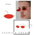 thumbnail image 2 of Gafas de sol de moda para mujer, hombre y mujer, gafas de conducción Vintage, gafas de sol clásicas Retro para mujer, gafas de sol de moda 100% con protección UV oso de fresa  Juguete, 2 of 6