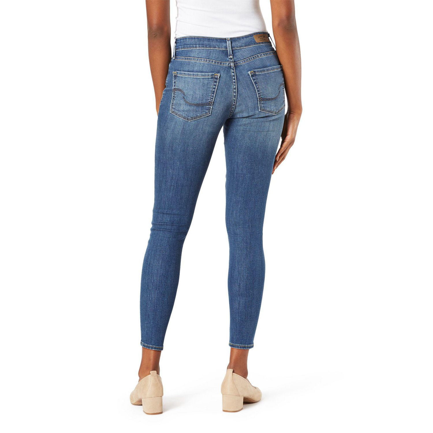 Levi Strauss Signature.™ Women's Modern Skinny Crop Jeans