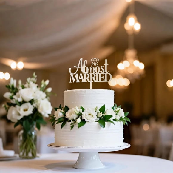 Decoración de tarta de madera Tisbonsy Almost Married para tartas de boda