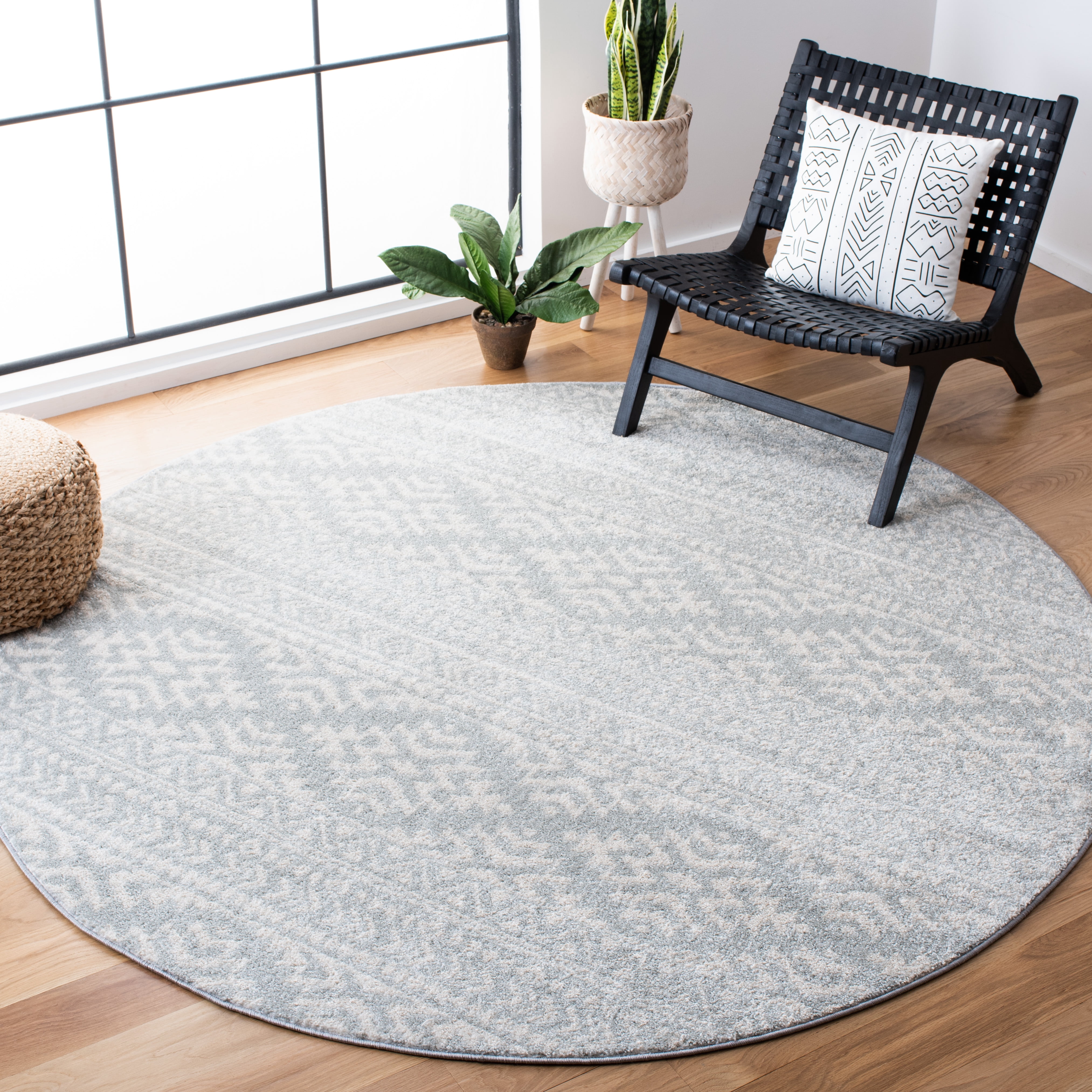 Safavieh Tulum Lakisha Oriental Area Rug, Light Gray/Ivory, 9' x 9' Round