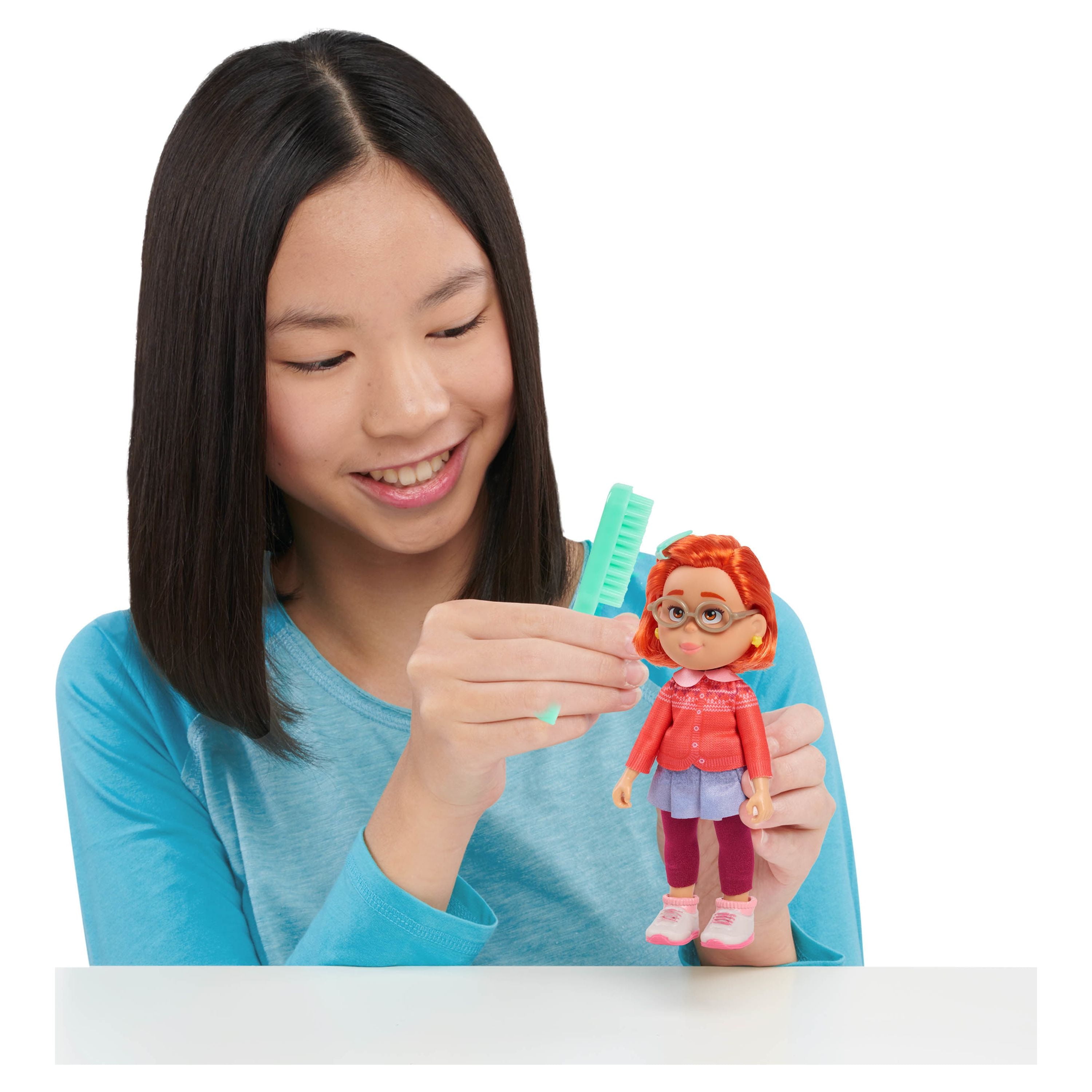 超大特価 Disney Pixar Turning Red Meilin Deluxe 6-inch Doll with キャラクターグッズ