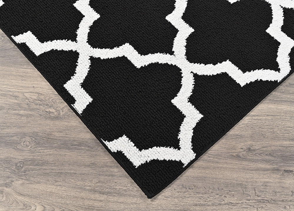 Garland Rug Quatrefoil Polypropylene Black/White Indoor Area Rug, 7'6" x 9'6"