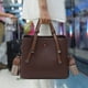 thumbnail image 4 of Xihbxyly Bolso de Hombro Antirrobo, Diseño Elegante de Gran Capacidad, Múltiples Estilos de Uso, Correas de Hombro Gruesas y Cómodas, Ideal para Mujeres, Regalo para Mamá, Uso Diario, 1 Bolso Incluid, 4 of 4