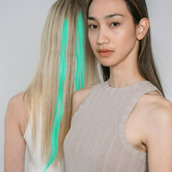HEANUJJ 10Pcs Green Straight Hair Clip in Extensions Lightweight and Secure for Fast Hair Transformation