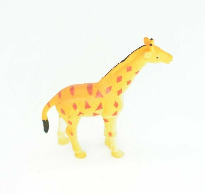 Giraffe Plastic Replica 3 inches F757 B313 (1 PACK)