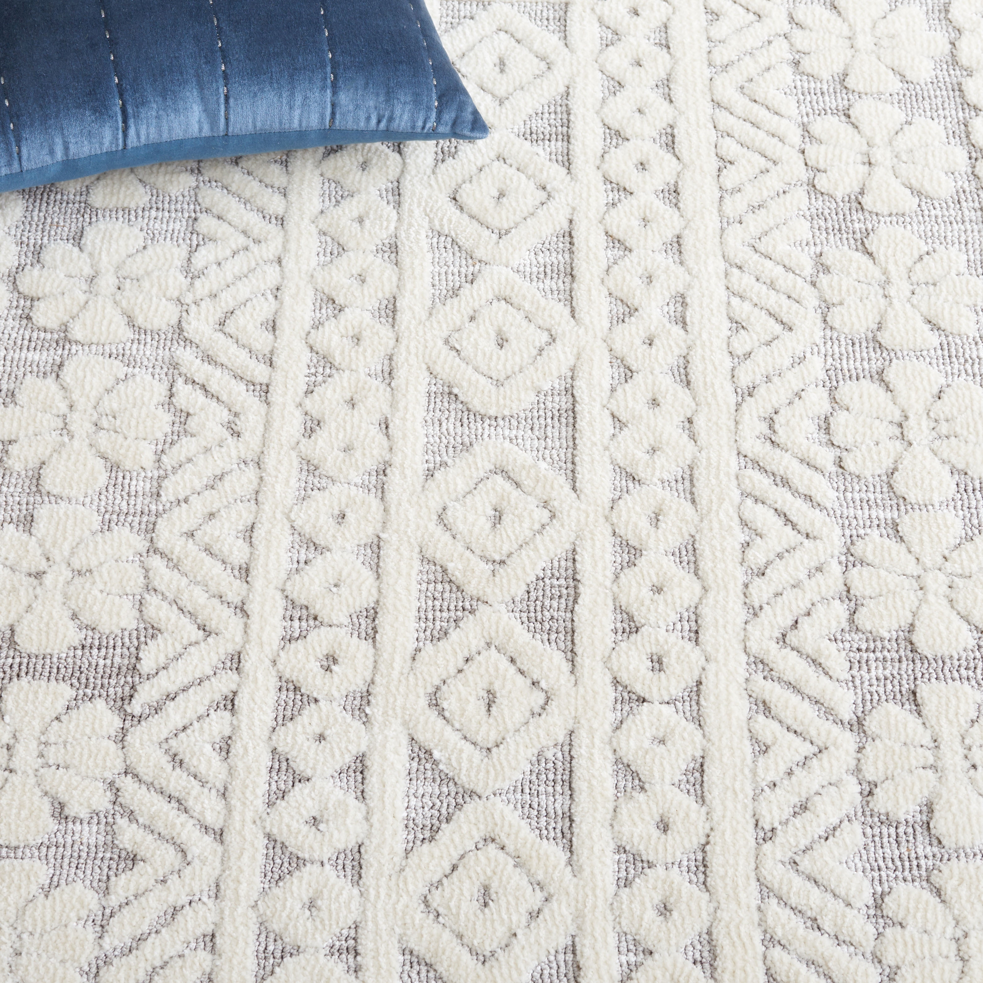SAFAVIEH Audrey Jonie Geometric Runner Rug, Grey/Ivory, 2'3" x 8'