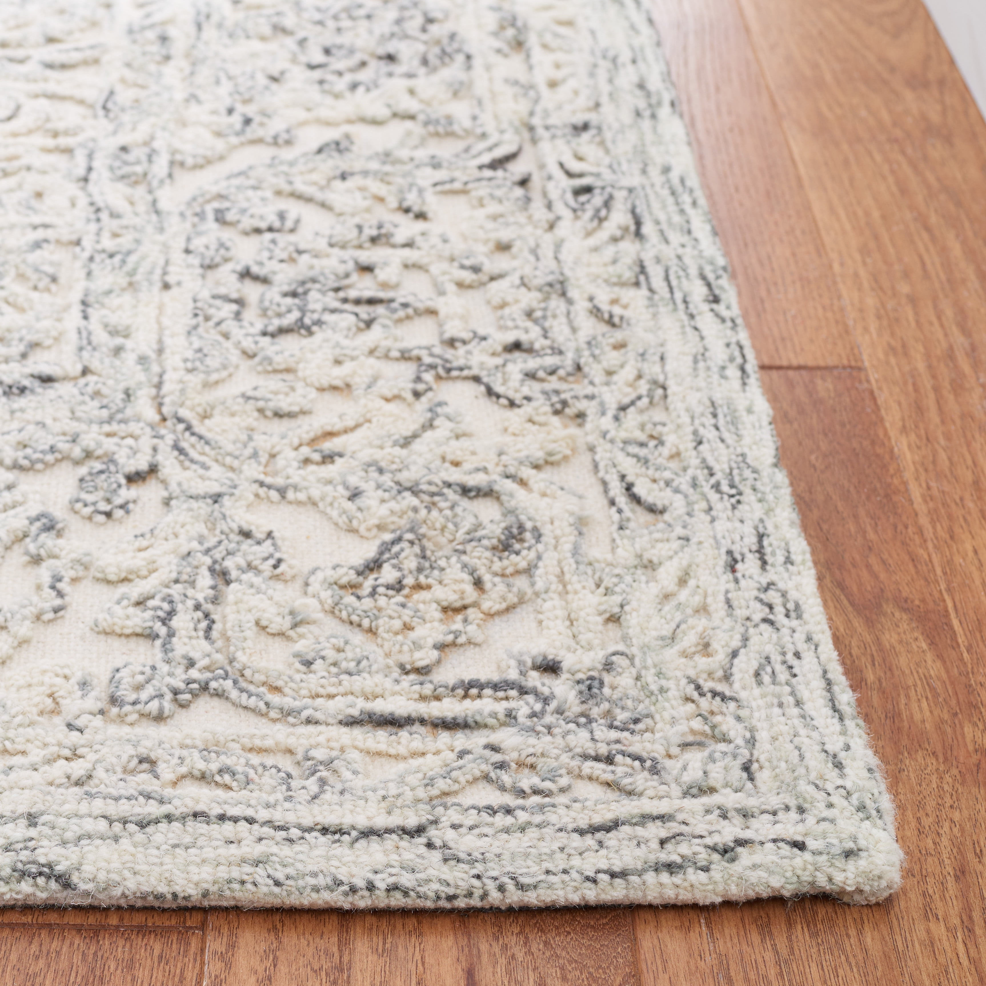 SAFAVIEH Martha Stewart Trace Floral Area Rug, Ivory/Charcoal, 6' x 6' Square