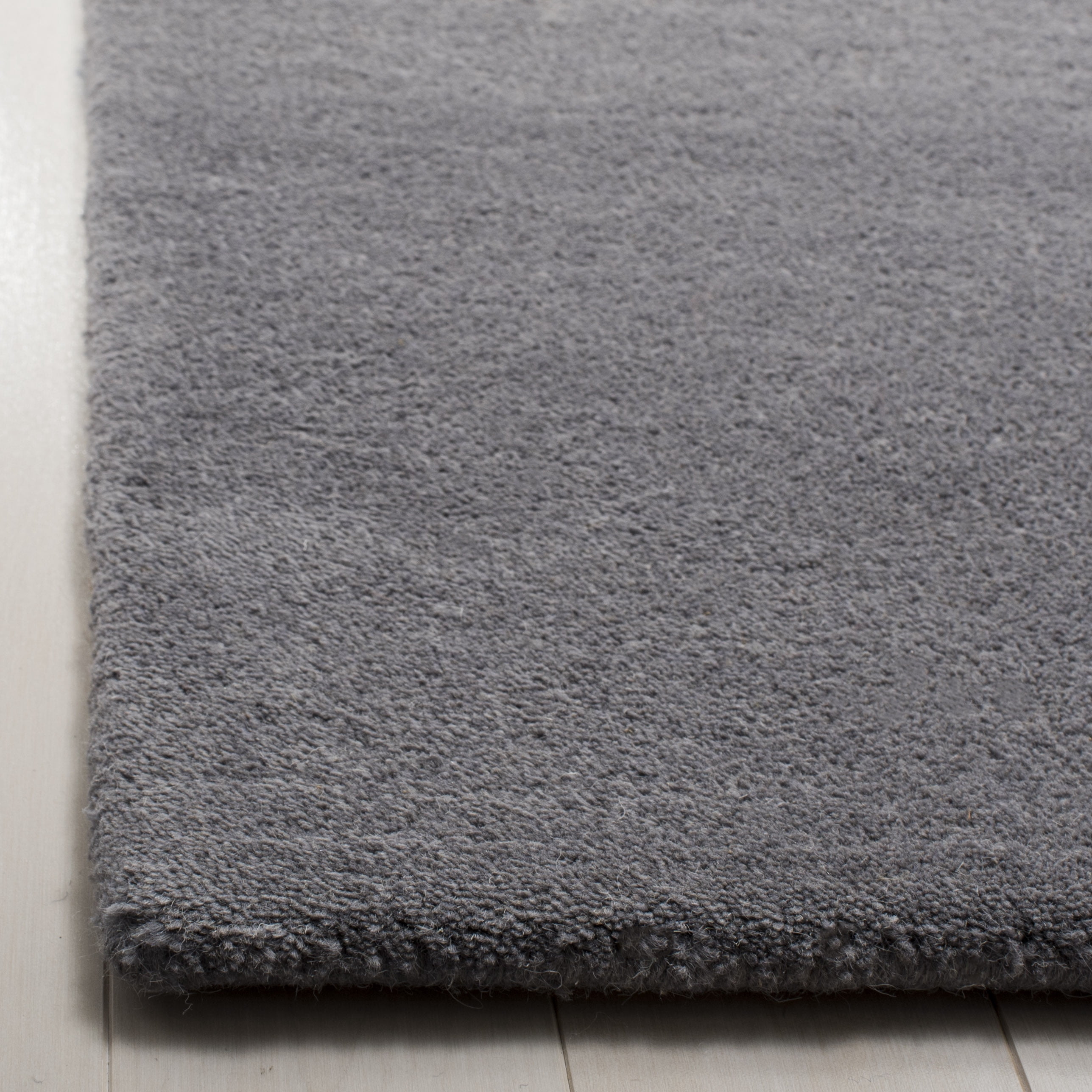 SAFAVIEH Soho Fiesta Geometric Area Rug, Dark Grey/Silver, 6' x 6' Square