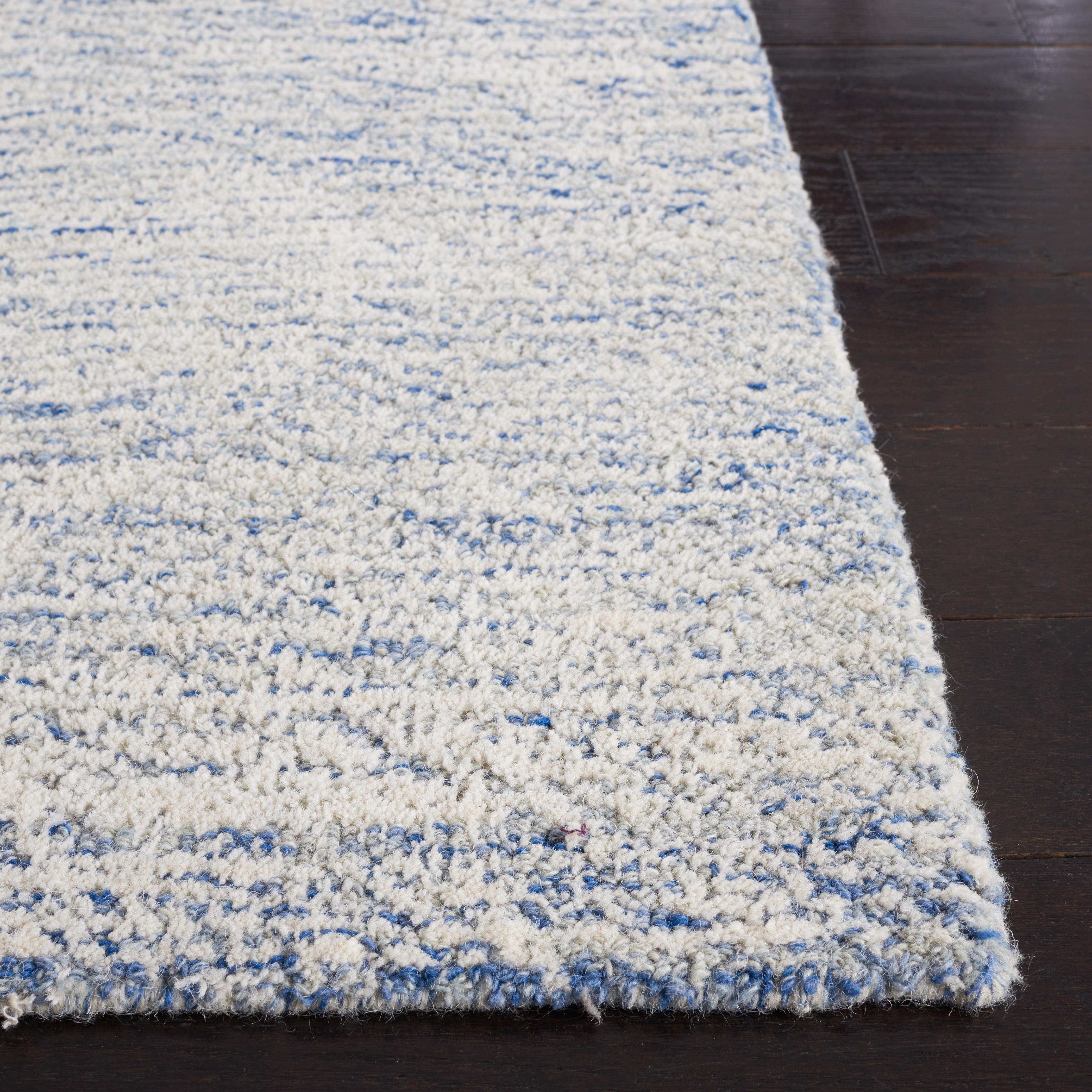SAFAVIEH Metro Patricia Distressed Area Rug, Blue/Ivory, 5' x 8'