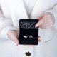 thumbnail image 4 of Caja portadora de anillo de terciopelo hueco - Caja de anillo doble para pareja para boda, regalo de compromiso, fotografía (negro), 4 of 5