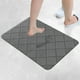 thumbnail image 3 of Alfombra absorbente premium para baño y ducha - Microfibra de secado rápido con reverso antideslizante, ideal para zonas húmedas, 40 x 60 cm, lavable, Aestivo | Gris oscuro | AESTIVO, 3 of 7