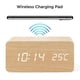 thumbnail image 2 of Reloj despertador digital de madera con carga inalámbrica, brillo ajustable y volumen de alarma (bambú), 2 of 5
