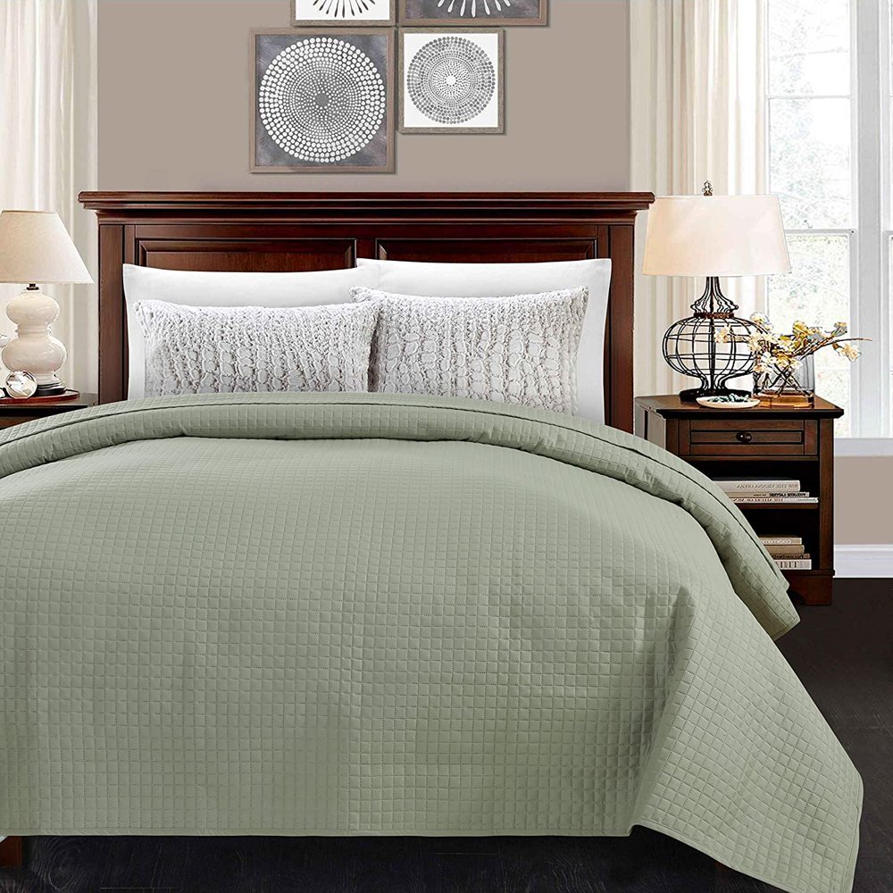 Hypoallergenic Lightweight Luxury Checkered Quilt Cover (Sage, Queen ...