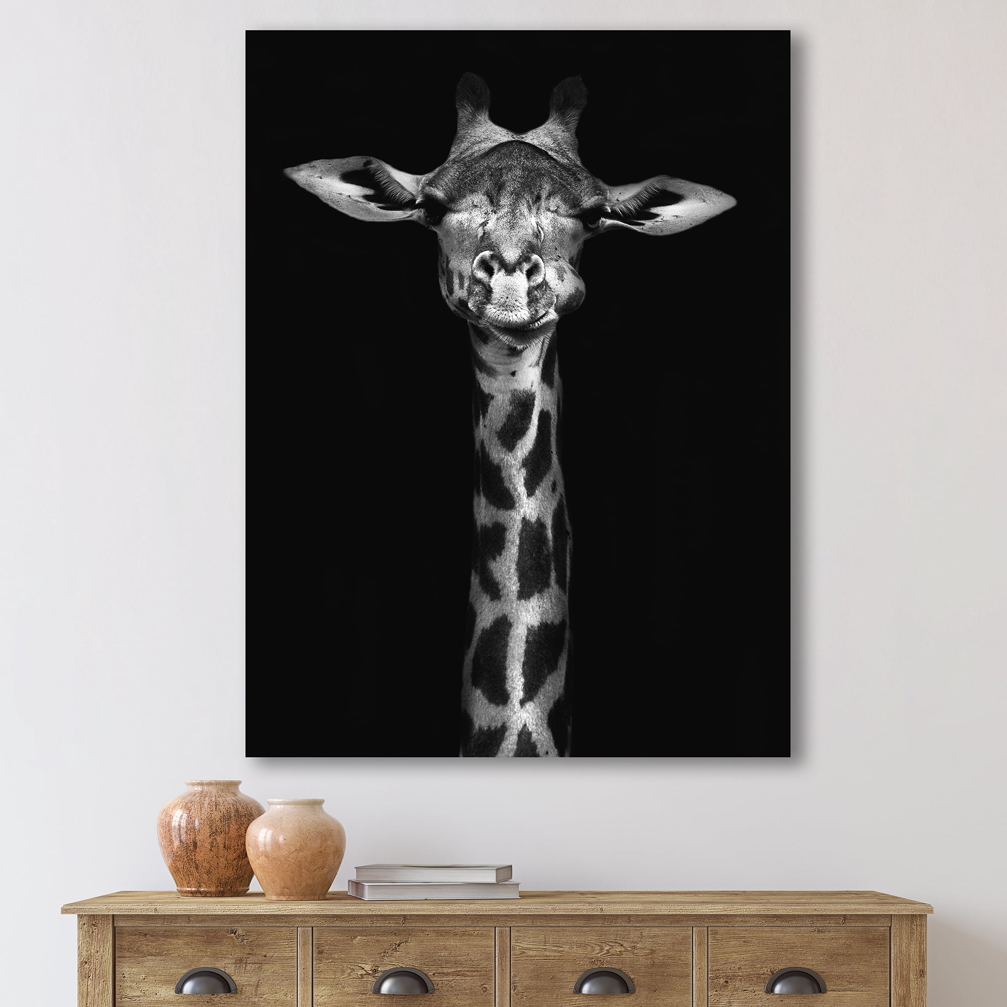 Designart ' Portrait Of A Giraffe In Monochrome ' Farmhouse Canvas Wall Art Print