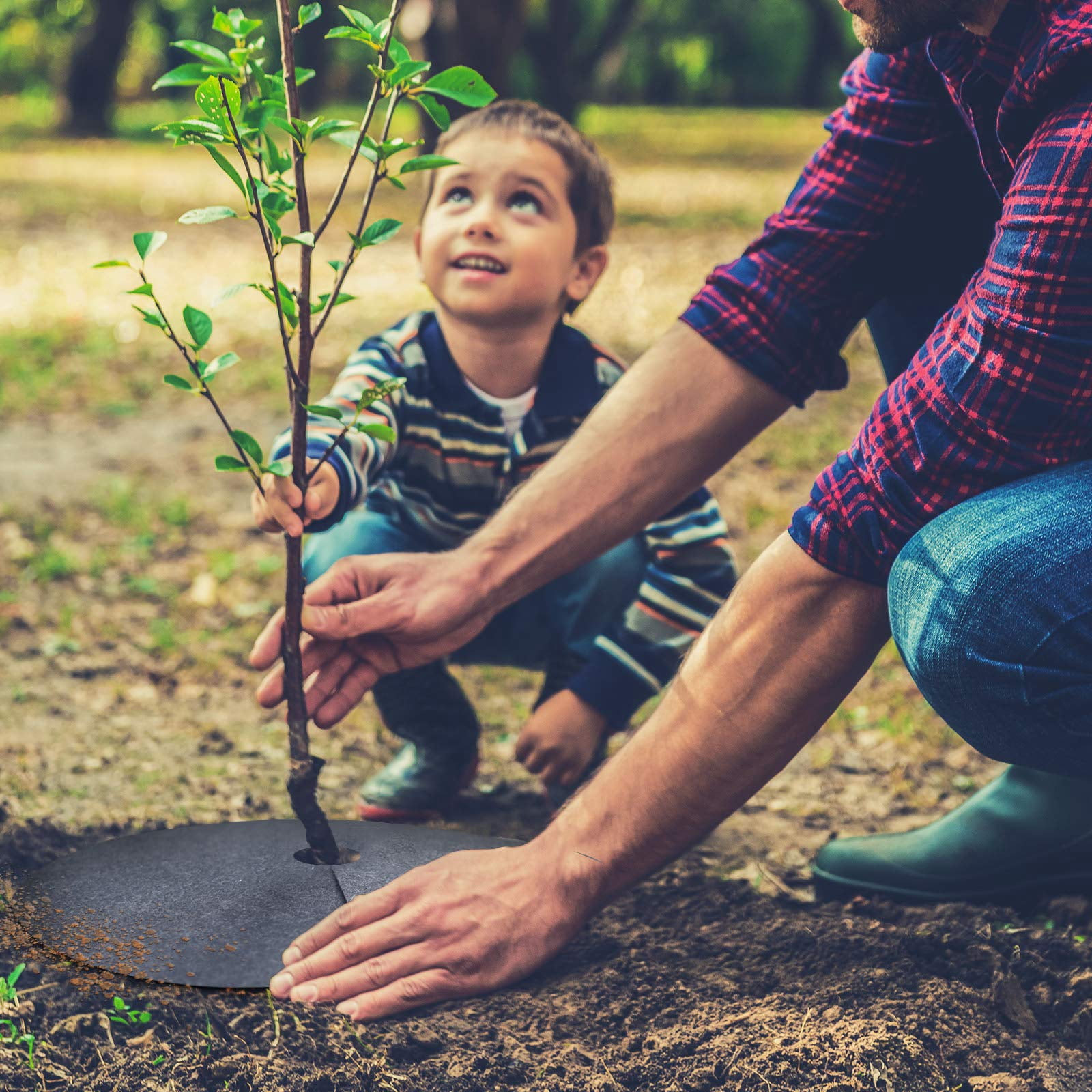 Tree Mulch Ring Weed Control, Non-Woven Degradable Tree Protector Weed Barrier Mat Landscape Fabric with Stakes