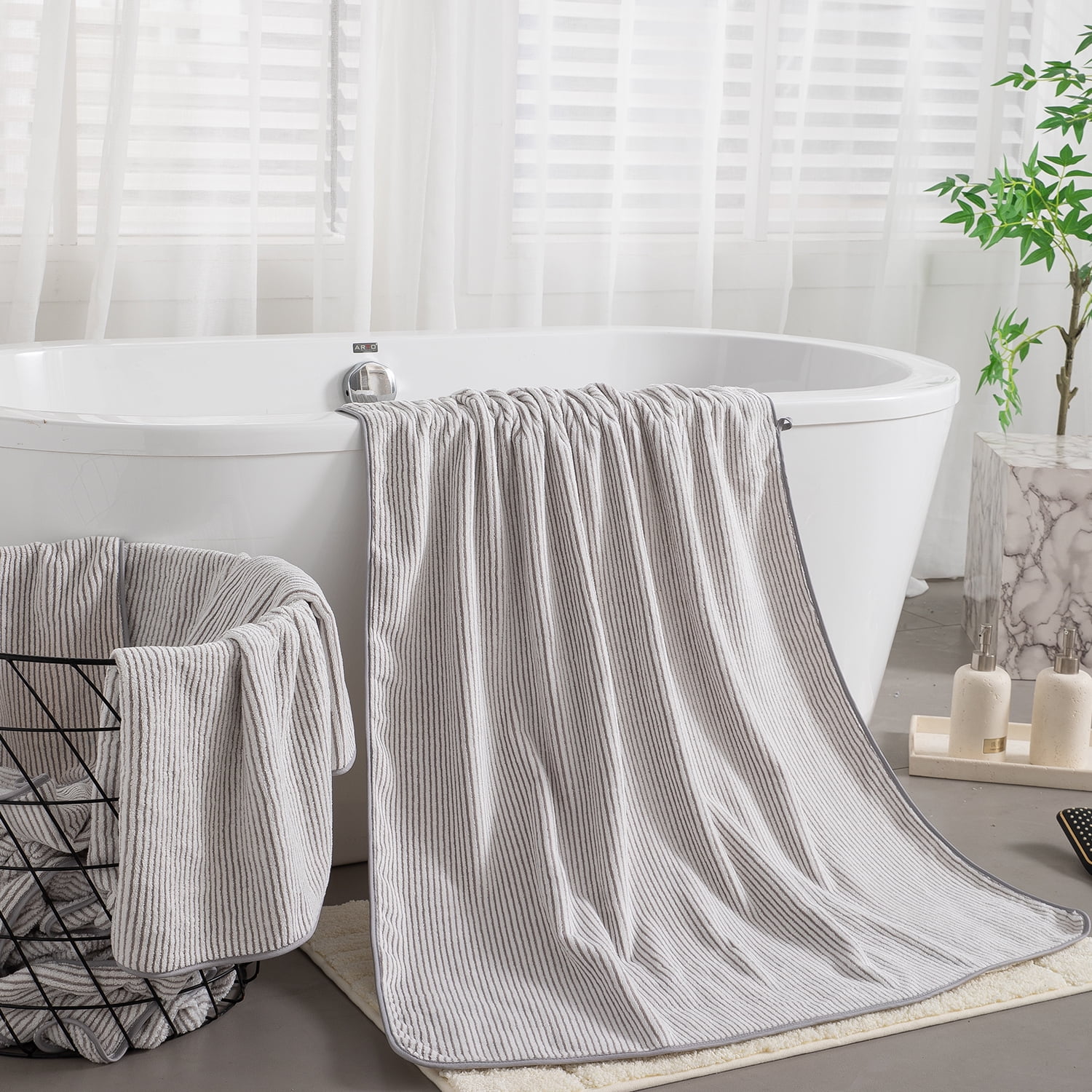 Smuge 4 Pack Large Bath Towels 35 x 70 Inches, 100% Microfiber Ultra Soft Extra Large Bath Towel Set Oversized Bathroom Towels for Bathroom Kitchen Spa Hotel Gym (Beige White)