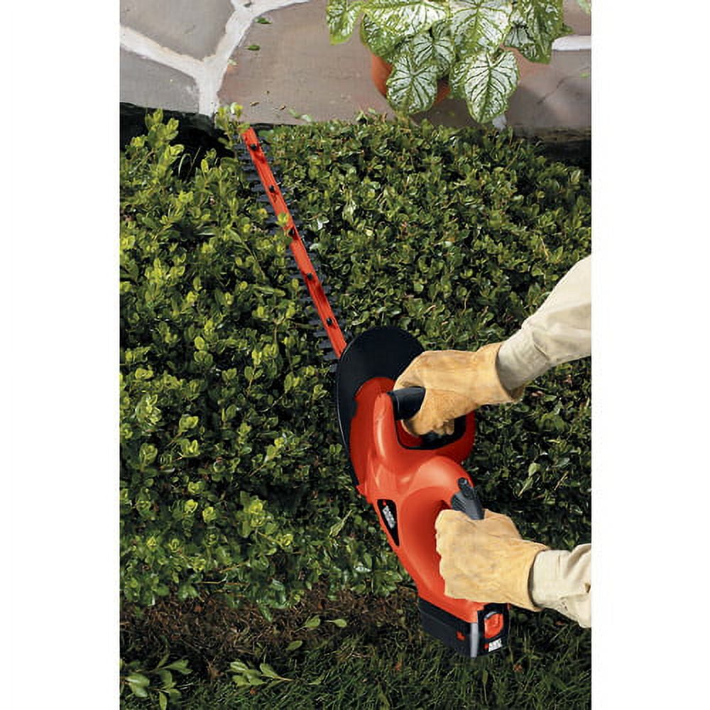 Black & Decker 22 18V Ni-Cad Hedge Trimmer