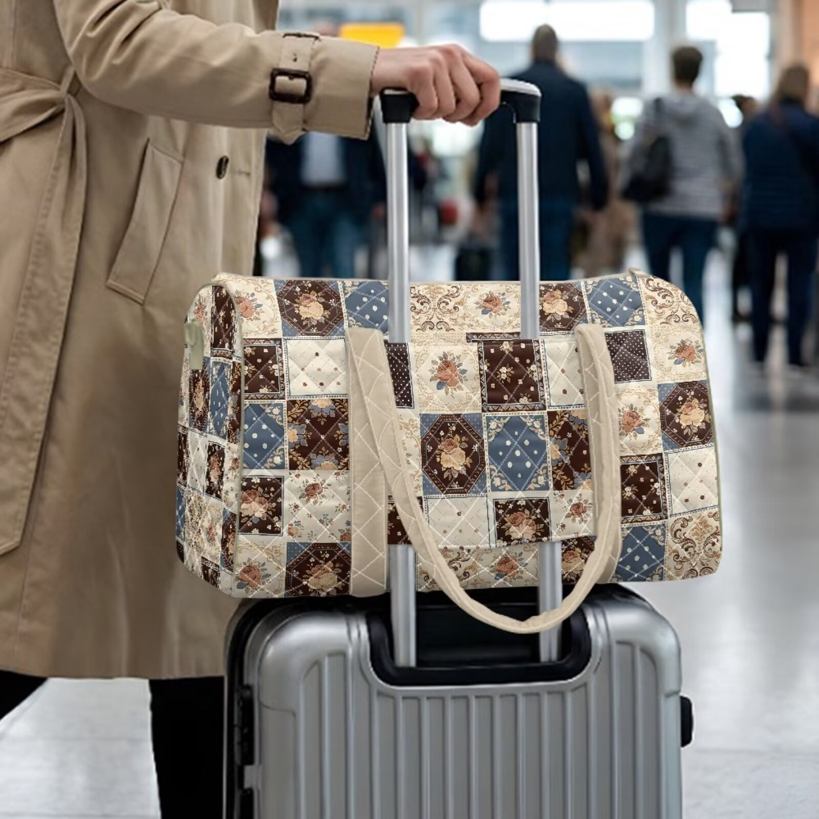 Chririnla Lightweight Fitness Bag for Women Large Capacity Athletic Duffle with Smooth Zipper & Luggage Handle Strap Fits Gym, Beige Floral Patchwork Print