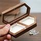 thumbnail image 5 of Caja de Madera para Anillos con 2 Ranuras, Organizador Diario para Guardar Anillos, Pendientes y Joyas, Caja de Compromiso para Anillos de Boda D, 5 of 5