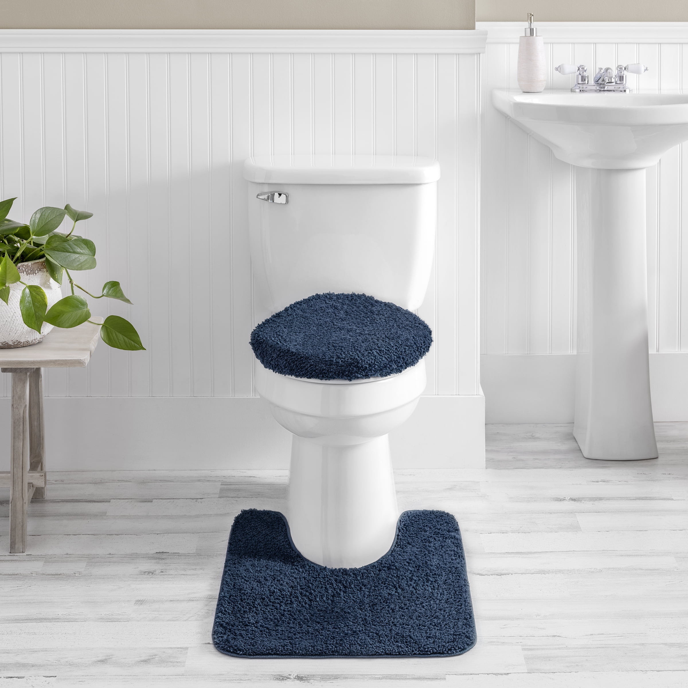 Mainstays Basic Polyester Contour Bath Rug, Navy, 20" x 22"
