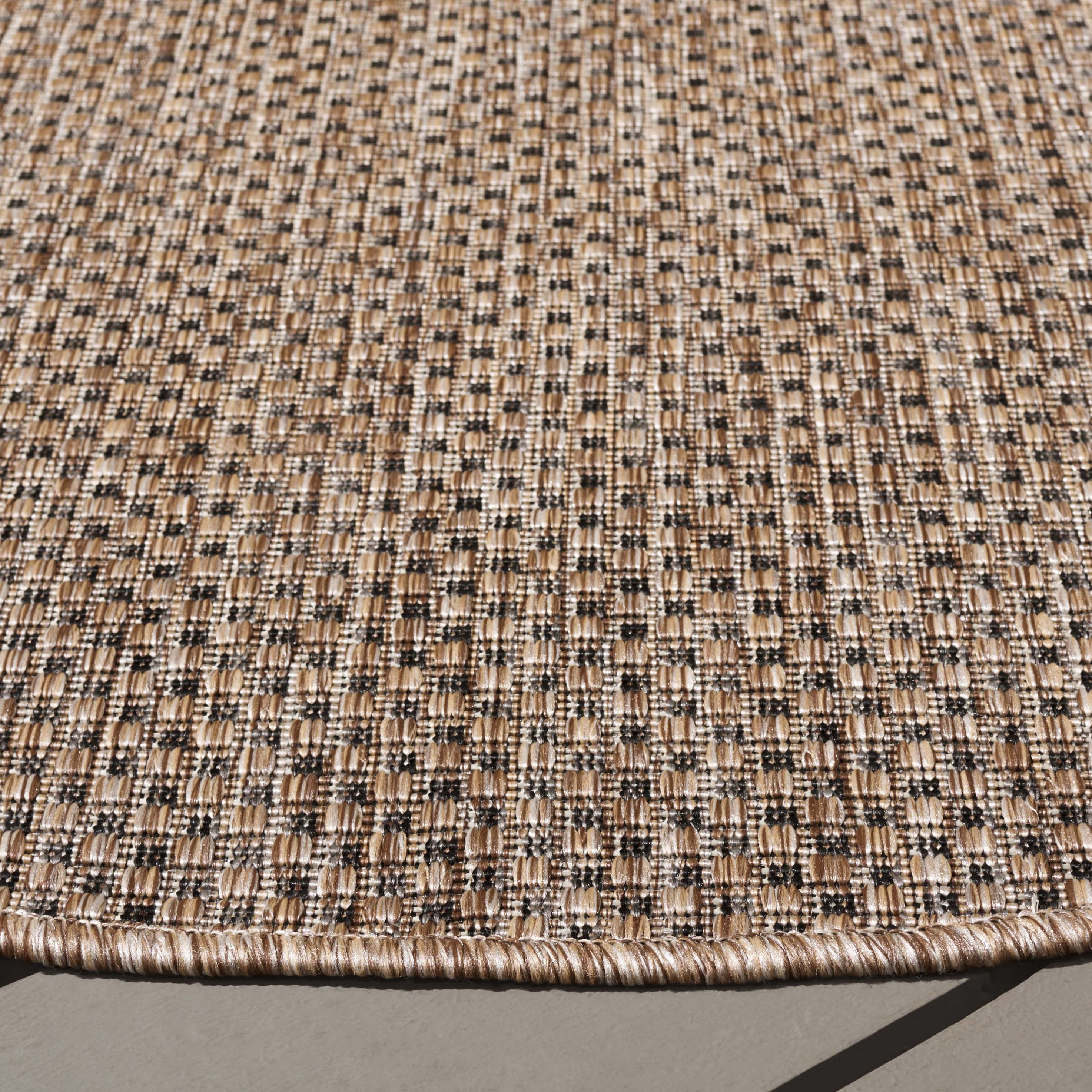 Safavieh Courtyard Finnian Solid Indoor/Outdoor Area Rug, Natural/Black, 4' x 4' Round
