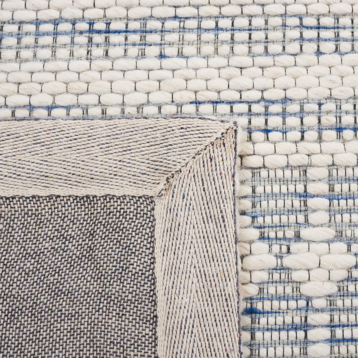 SAFAVIEH Marbella Norton Geometric Area Rug, Navy/Ivory, 6' x 6' Round